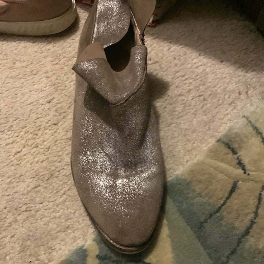 Seychelle booties- silver brown!